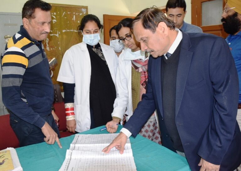 Advisor Bhatnagar conducts marathon tour of health centers of Jammu, Samba districts-10