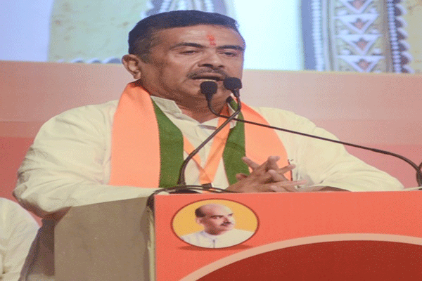 Suvendu Adhikari and PM Modi at oath-taking ceremony in Kolkata